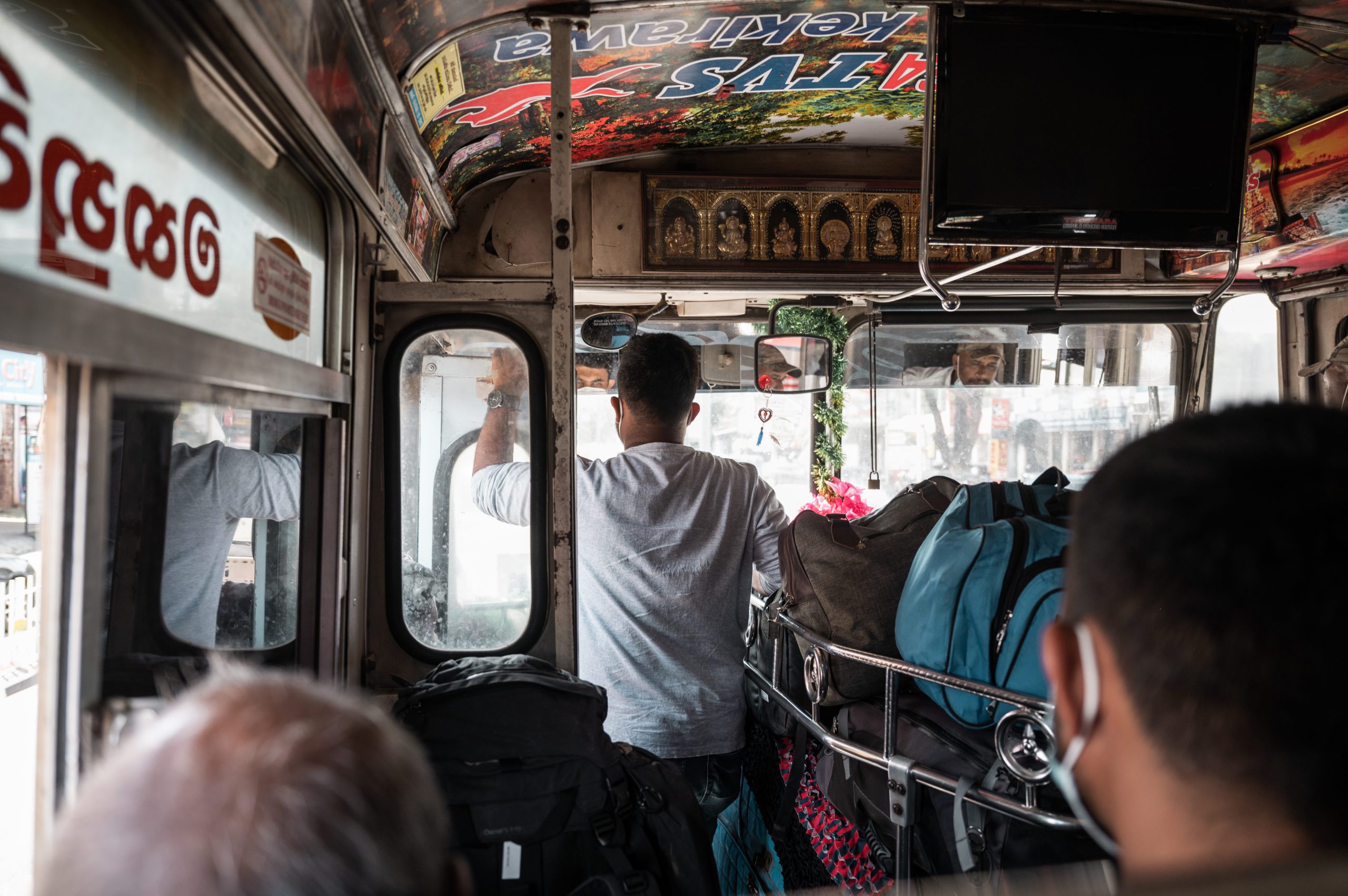 Sri lanka bus