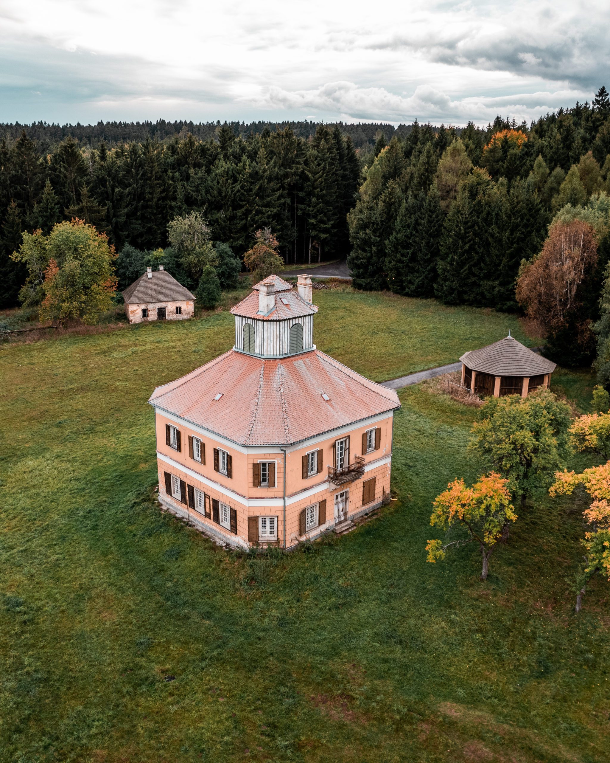 Vysocina - zamek Aleje