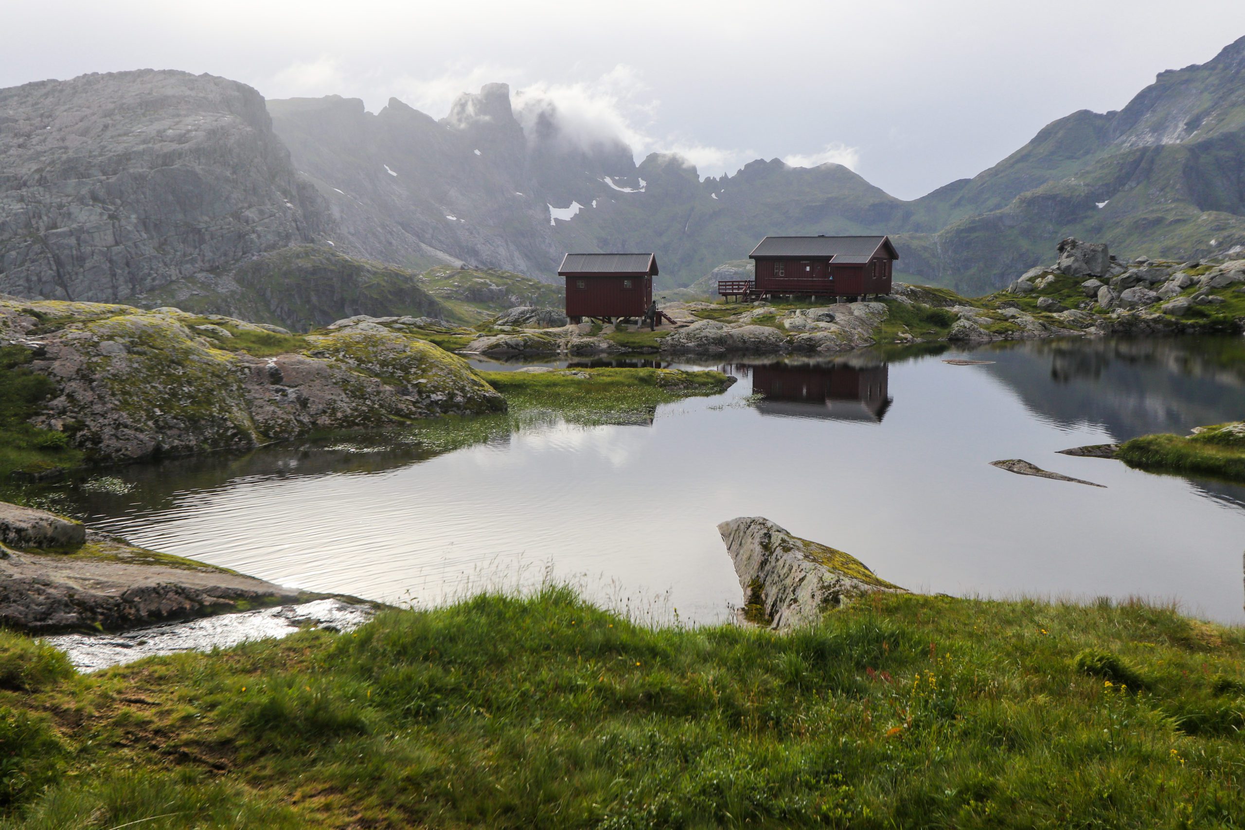 munkebu hut lofoty