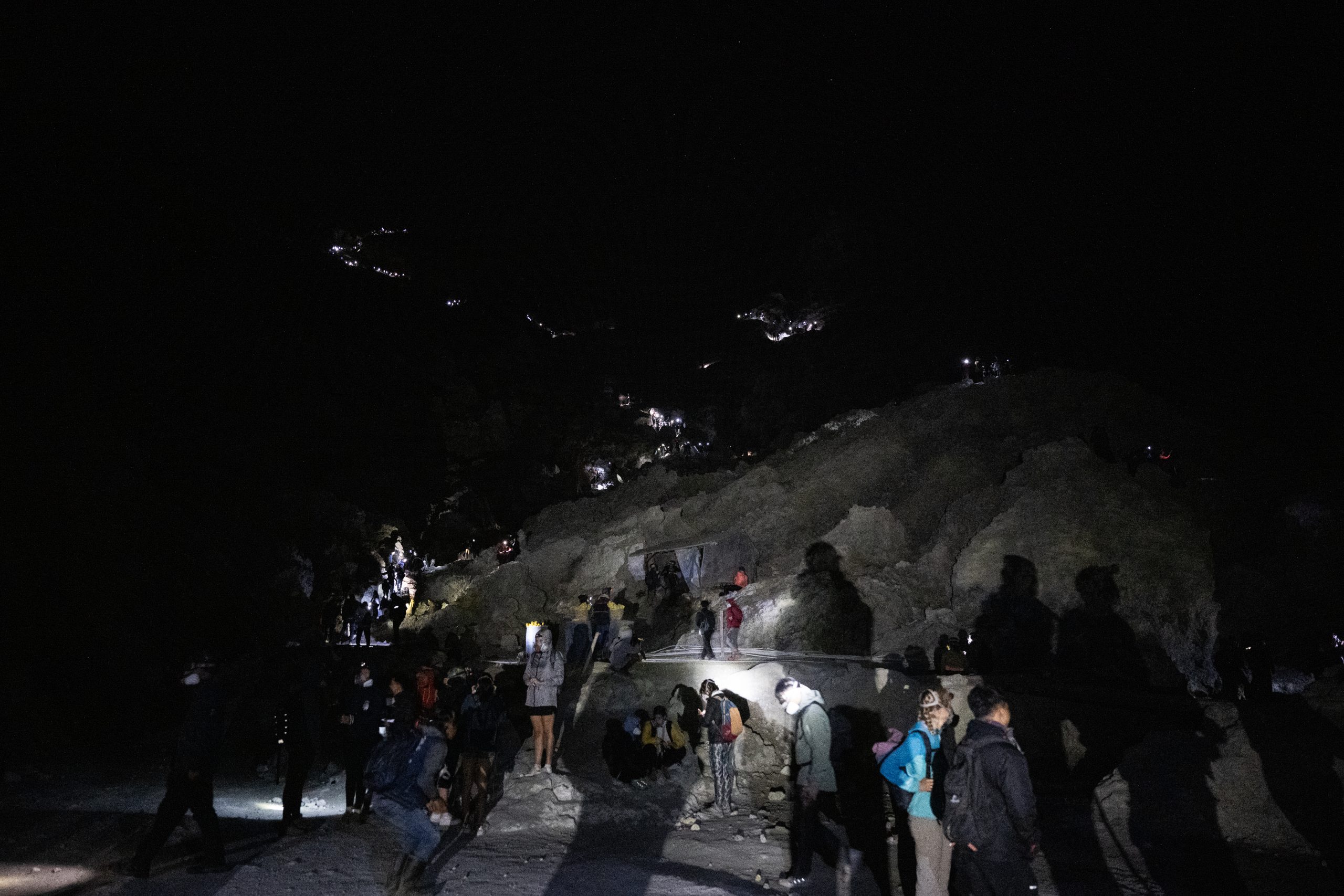 sopka krater ijen vychodni java