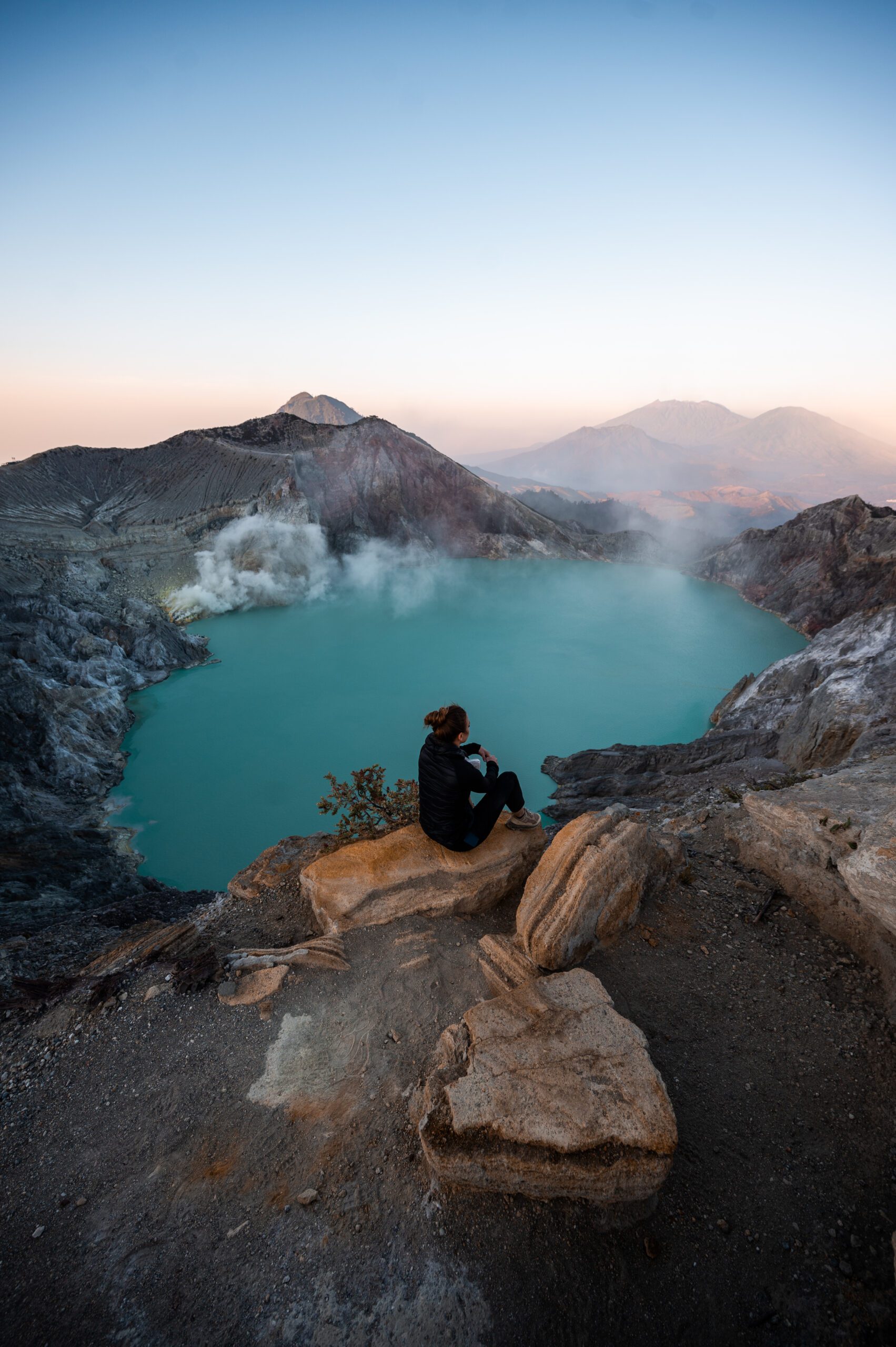 sopka krater ijen vychodni java indonesie