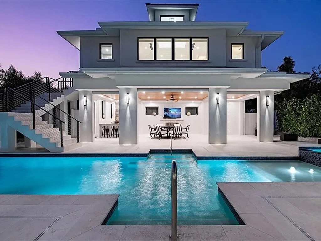 Naples Daily News 'Superb' Estate in Old Naples Sells Ahead of Auction