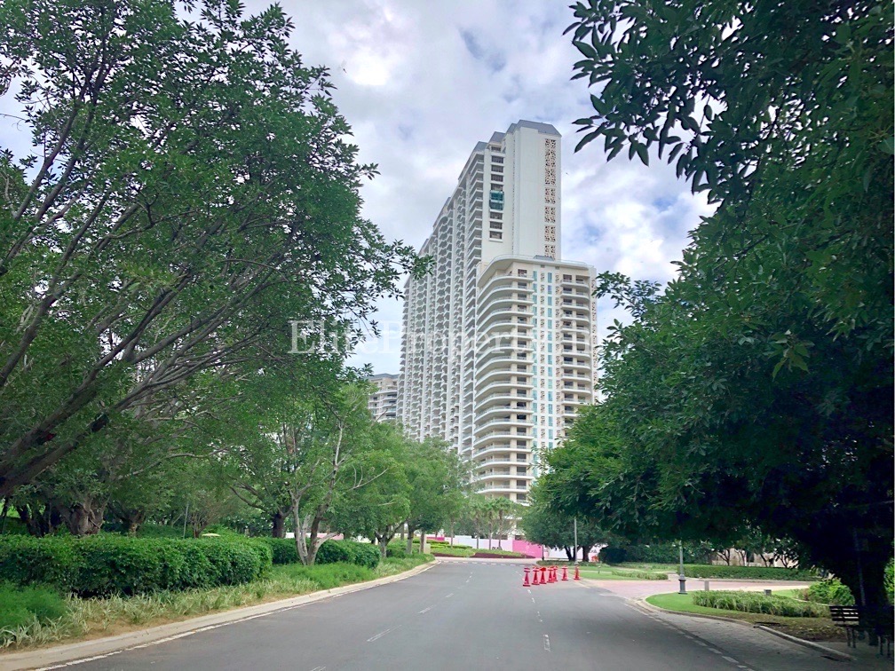 Ultra Luxury Flat/ Apartment for Rent in DLF Camellias, Golf Course