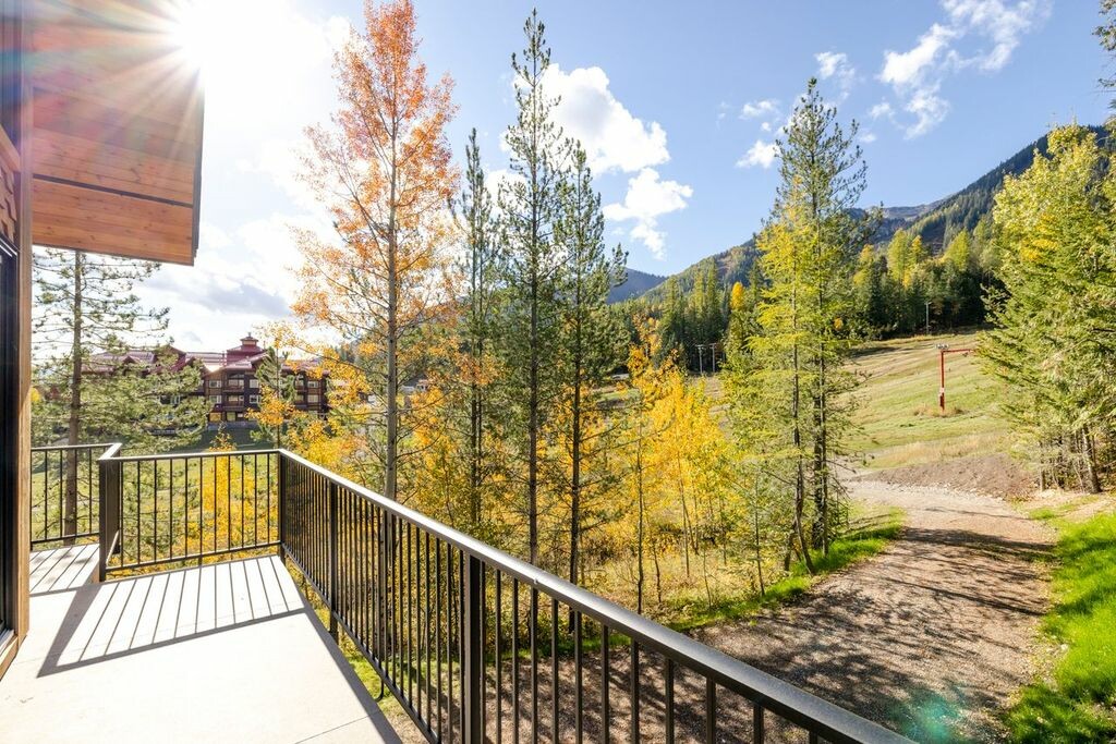 5075258 Highline Dr. Fernie MLS 2460762 Sparwood Realtor Custom