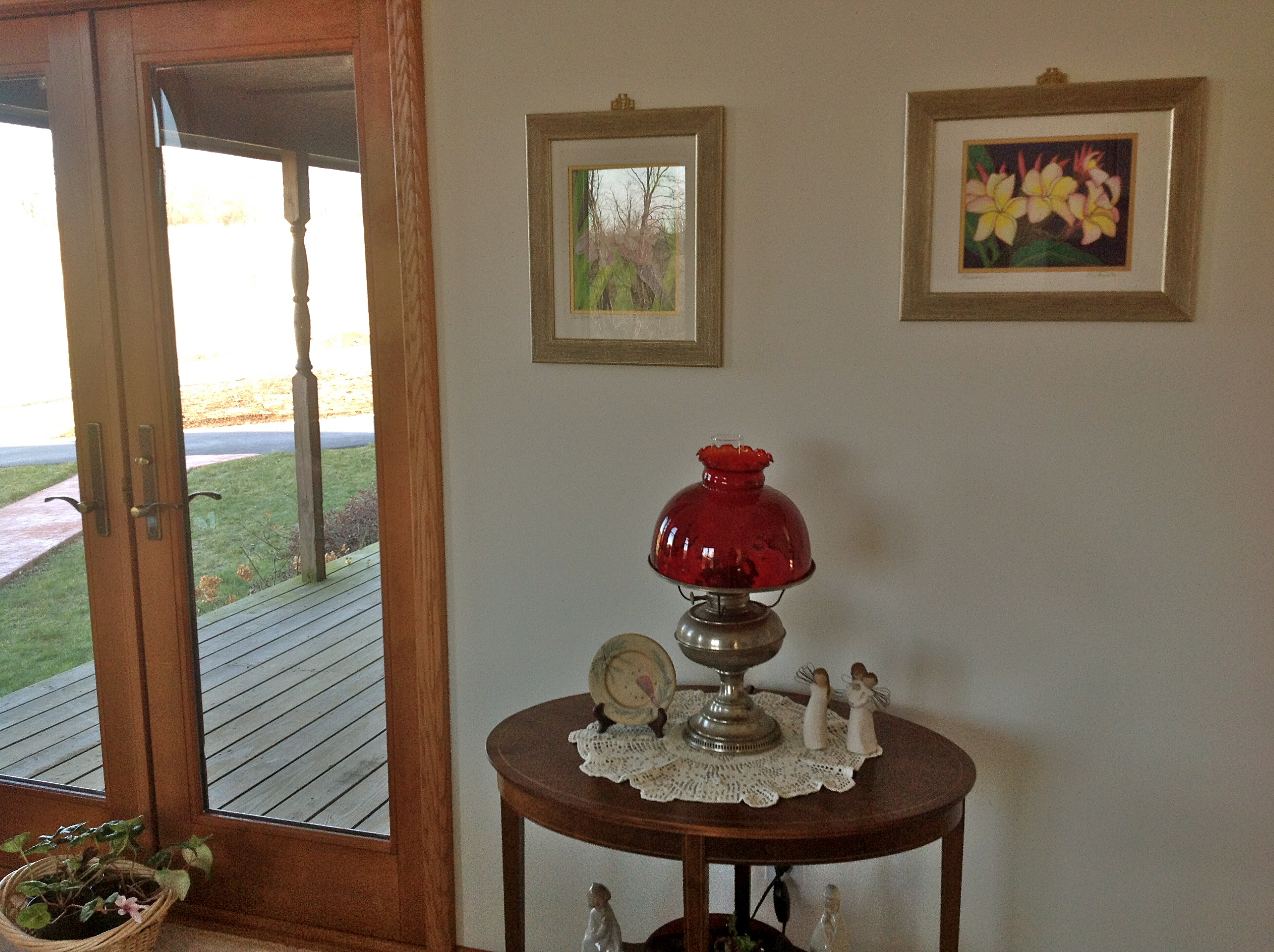 Good spot for the wall unit from the other room.