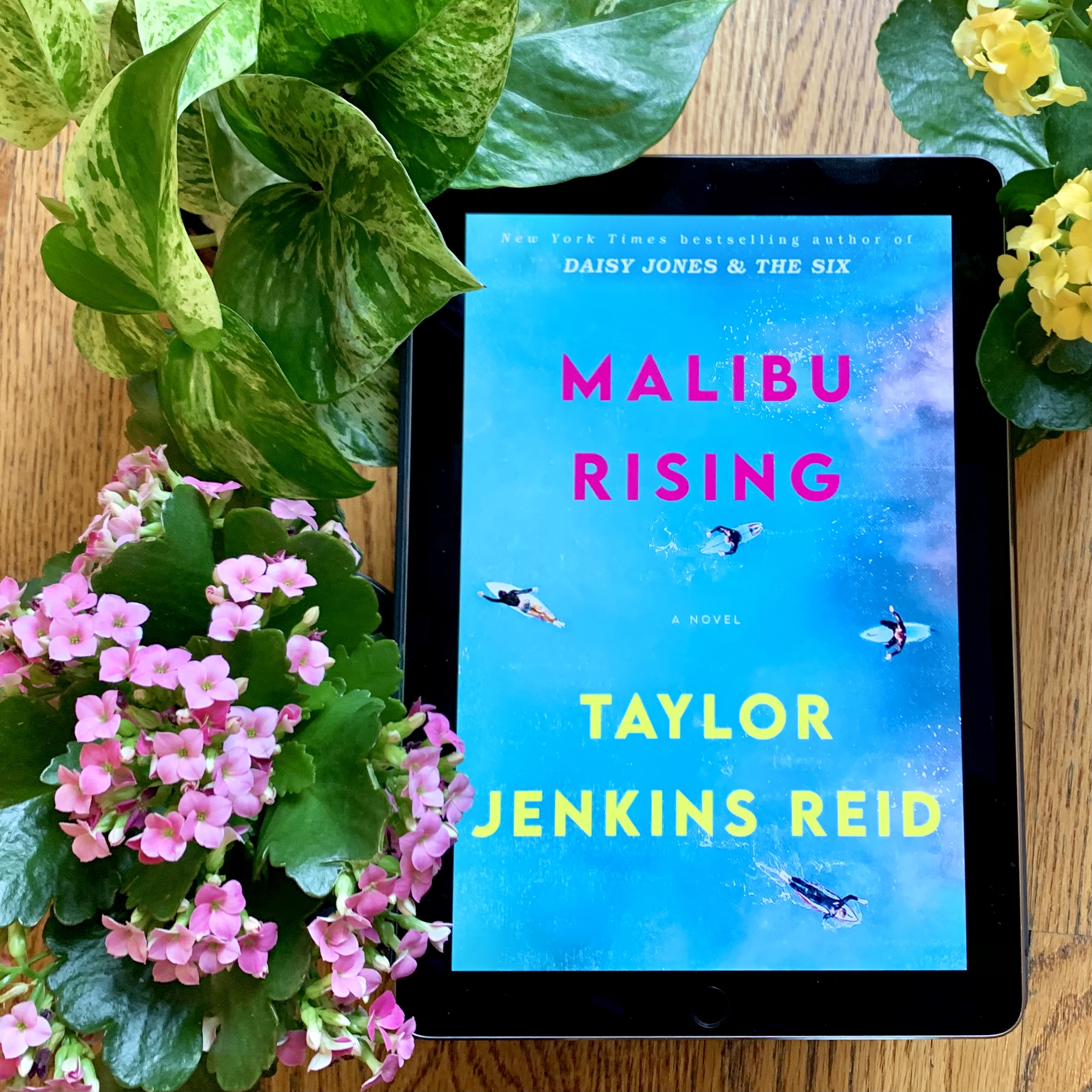 Secrets that burn A review of Malibu Rising by Taylor Jenkins Reid