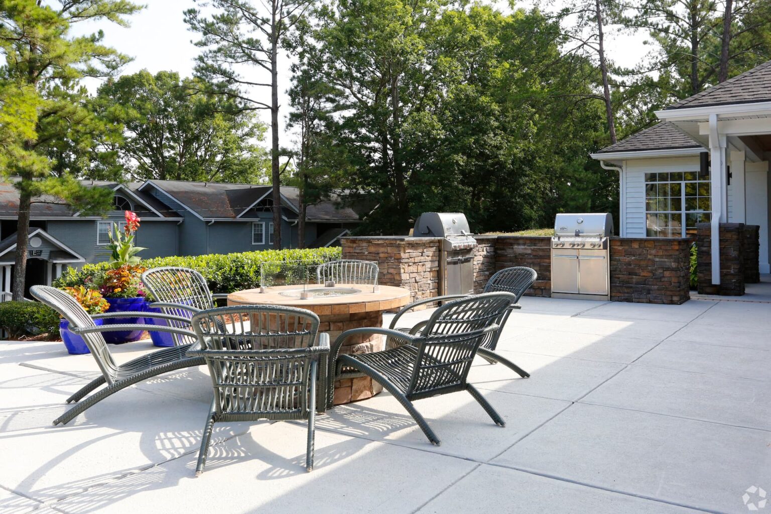 Sandy Springs Apartments Elliot Abernathy