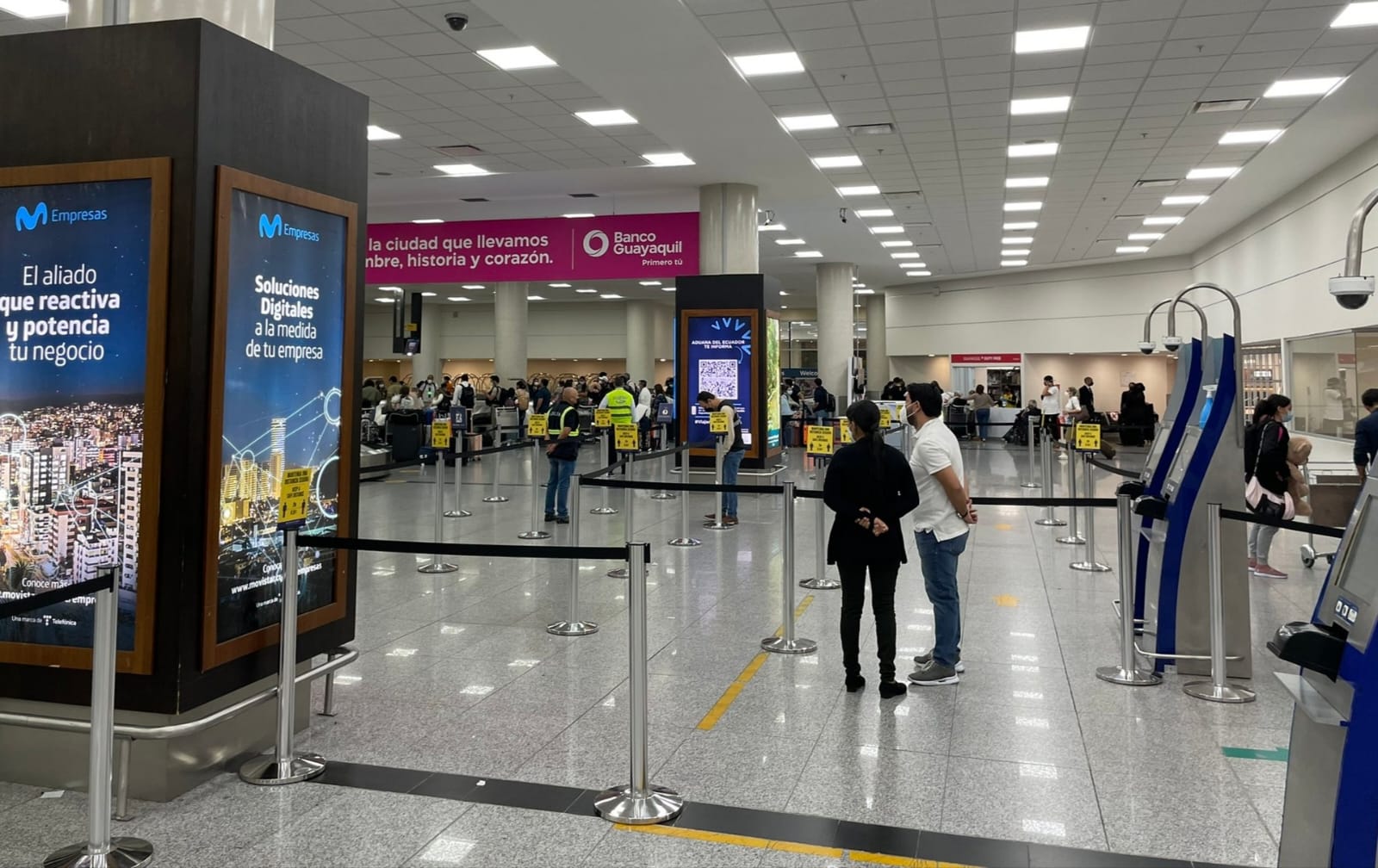 Viajeros, obligados a presentar el Formulario de Registro Aduanero