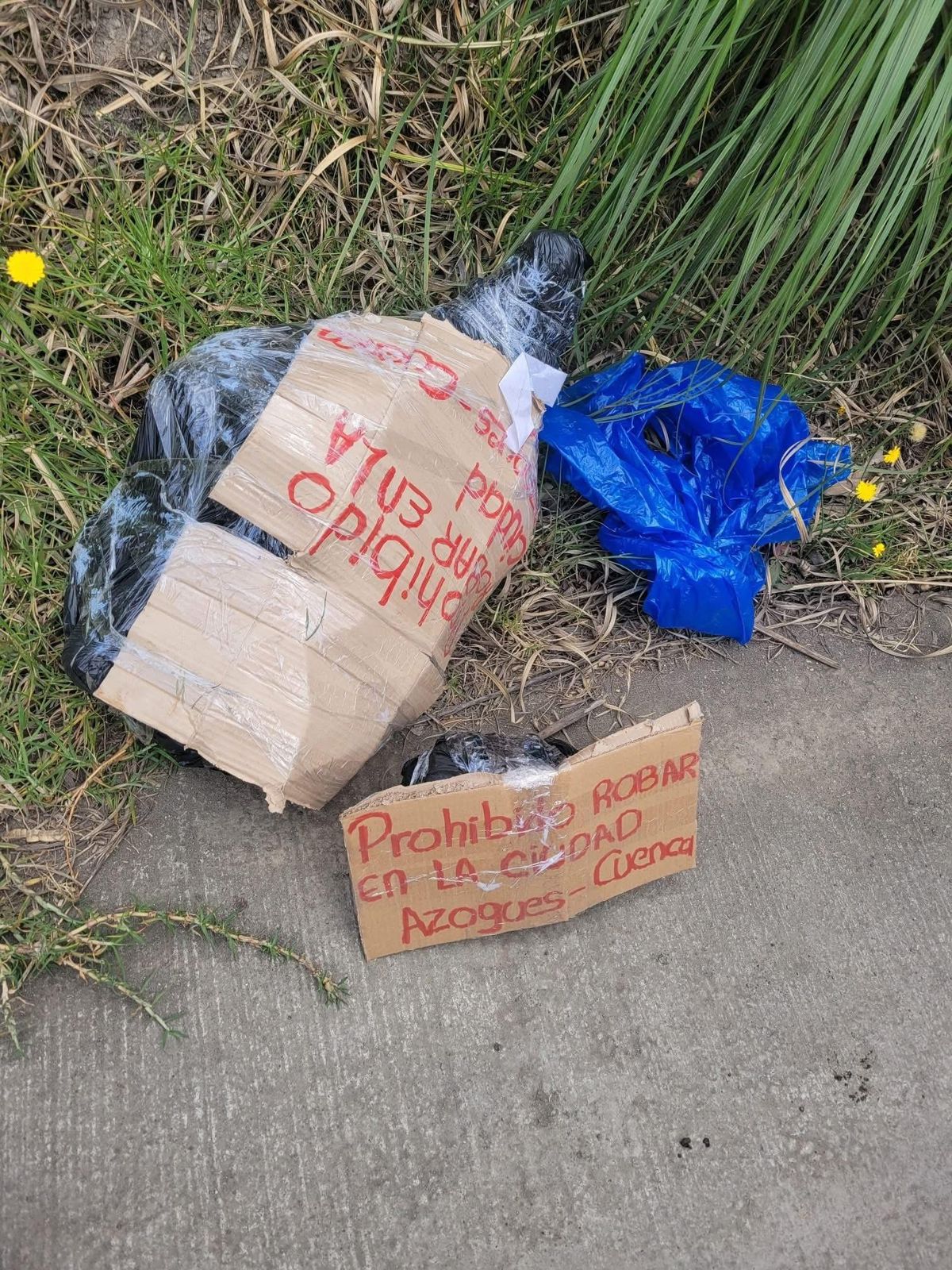 Hallazgo de cadáver con advertencia en la vía Cuenca – Azogues