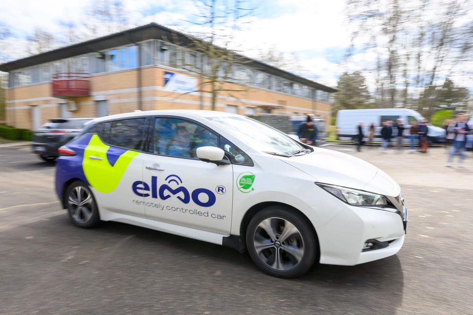 Minutipõhine autorent Elmo’s remotely controlled car received great