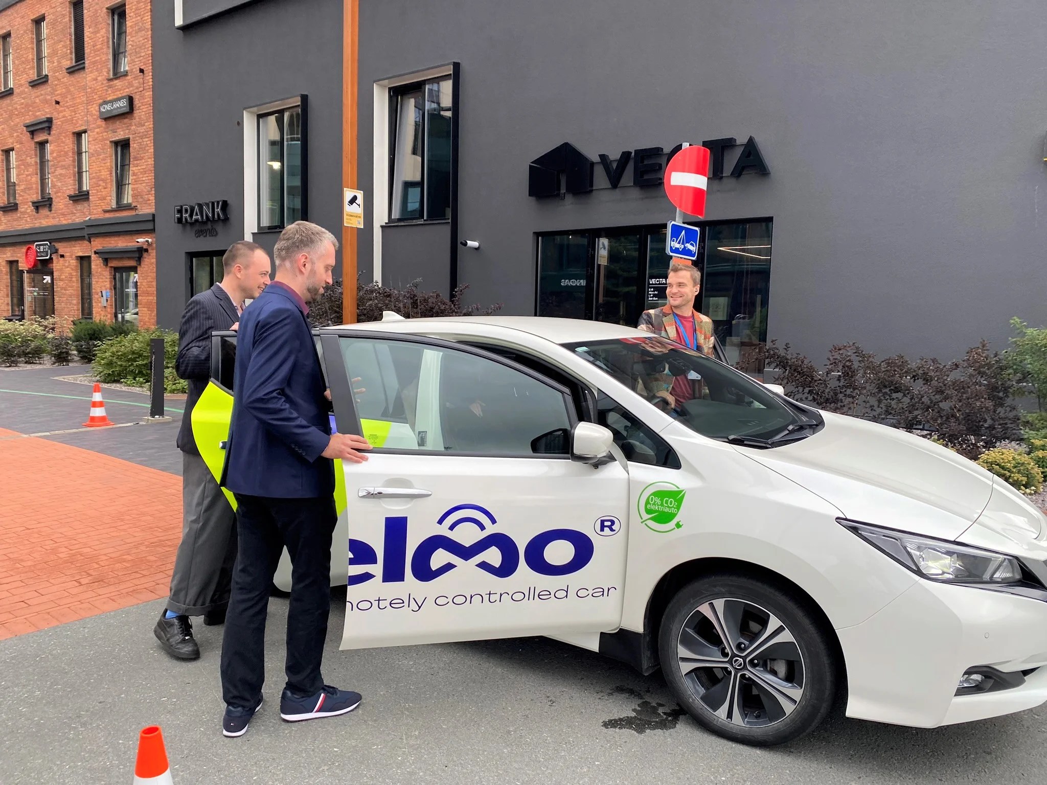 Minutipõhine autorent Elmo's Teledriving Technology Revolutionizes