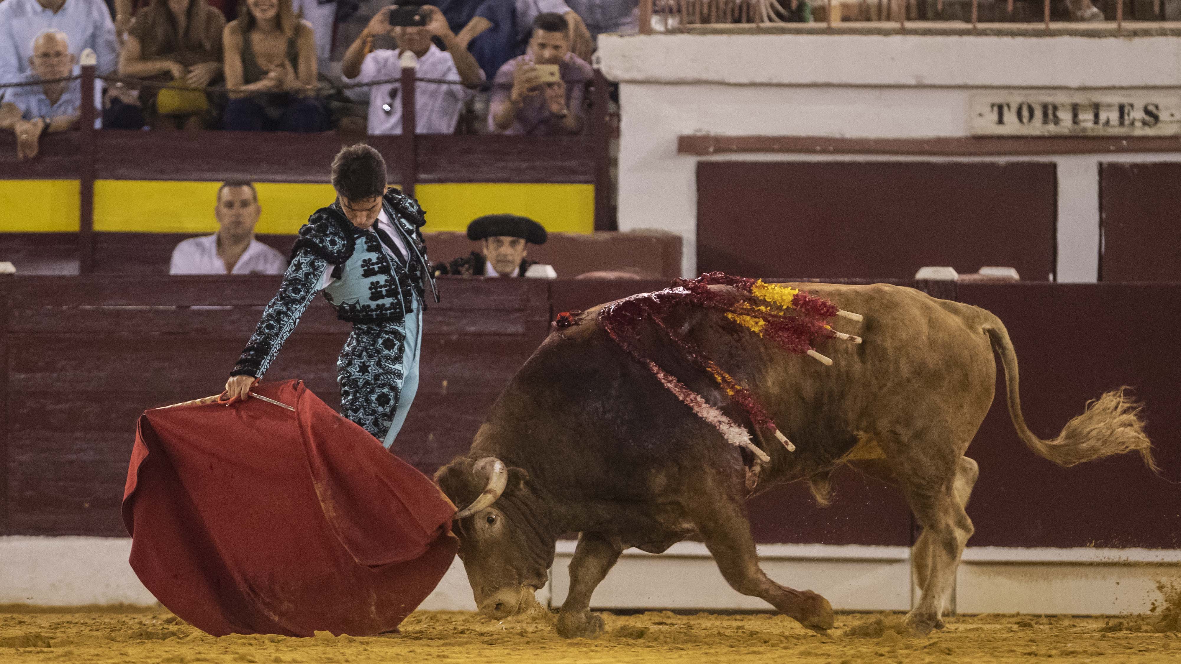 PUERTA GRANDE PARA ANTONIO FERRERA Y CAYETANO EN LA ÚLTIMA CORRIDA DE