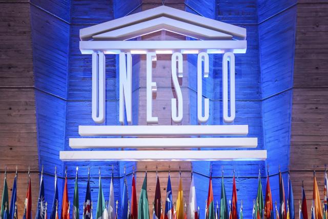Unesco rejón iniciativas para la educación en Haití y Afganistán con financiación de la UE
