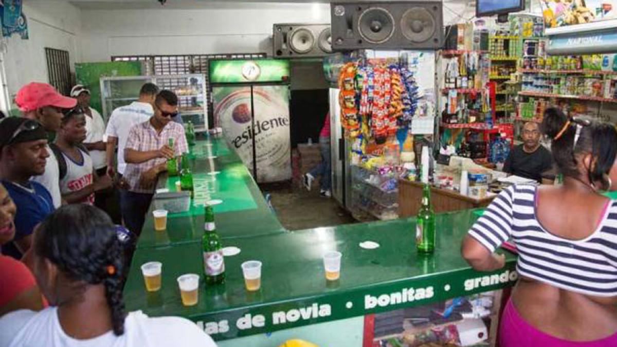 Colmados Con licencia para poder vender bebidas alcohólicas