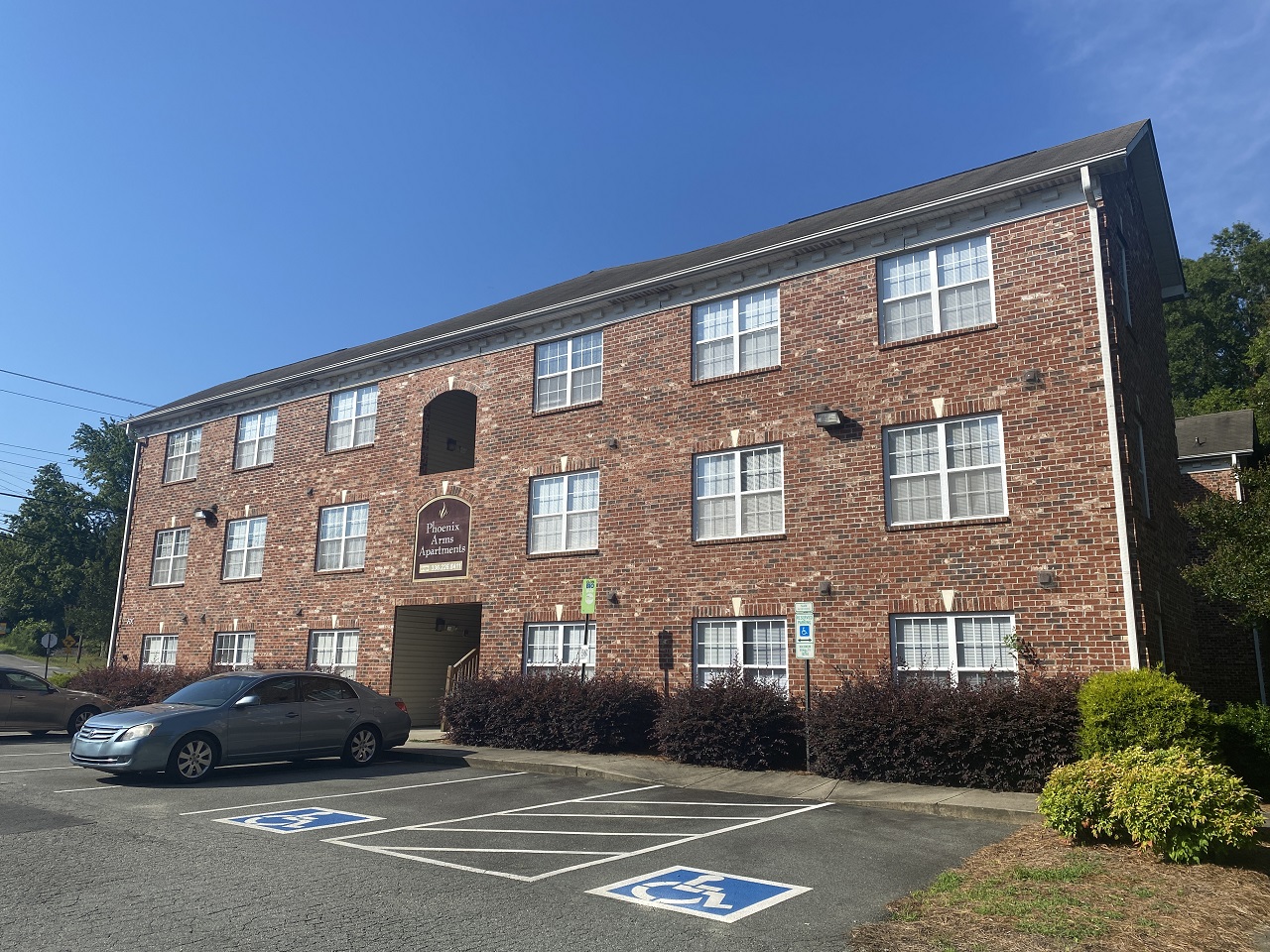 Phoenix Arms Elon Student Housing