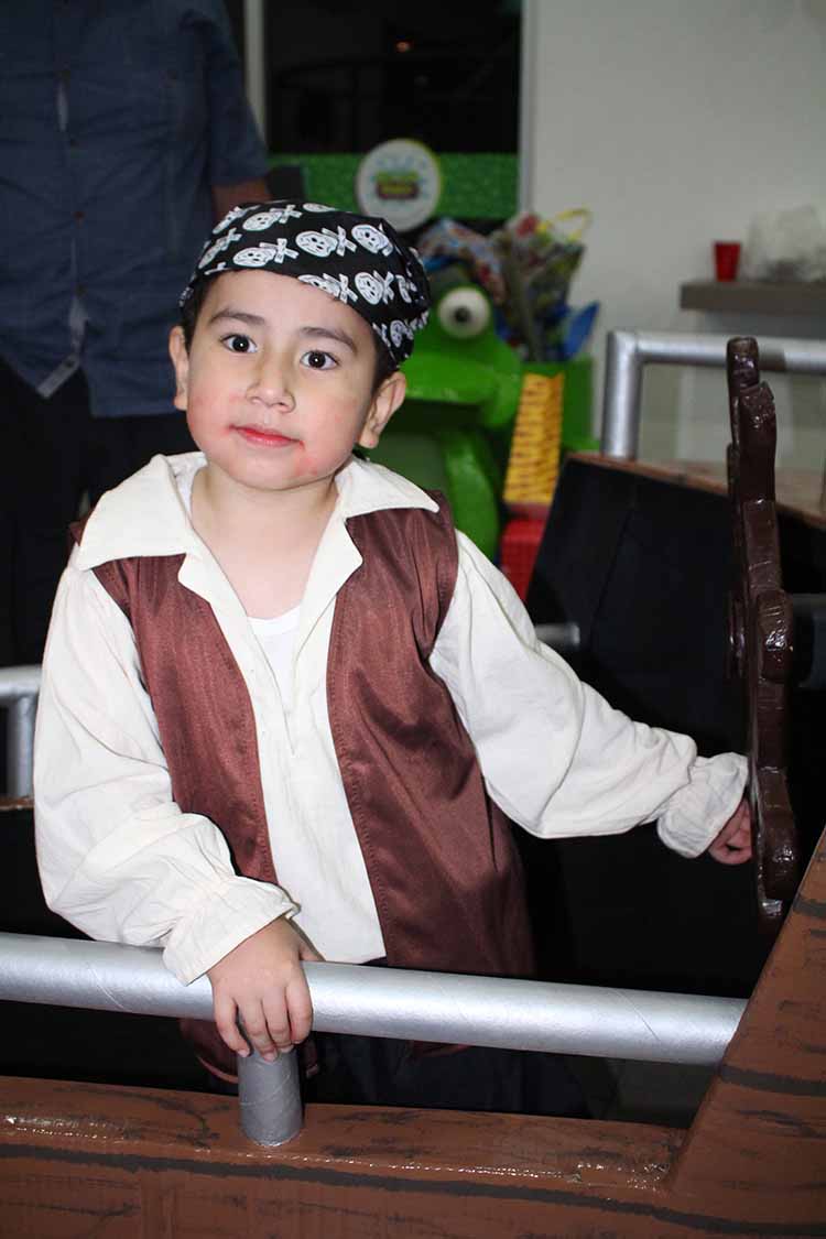 Quinto Cumpleaños de Emilio Periódico El Orbe.