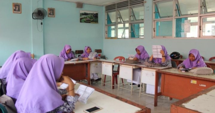 Kematangan emosi atau emosional maturity adalah suatu keadaan atau kondisi mencapai tingkat stabilitas emosi: Kedekatan Intelektual Dan Kedekatan Emosional Elsaonline Com