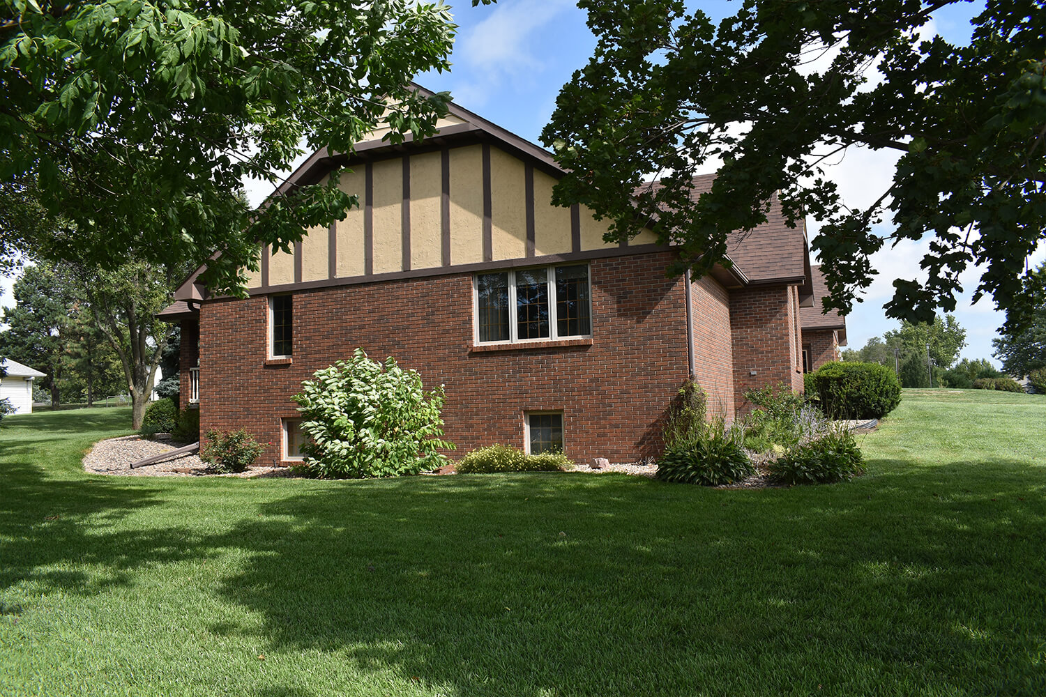 635 N 7 St, Hebron, NE Brad Elting & Company