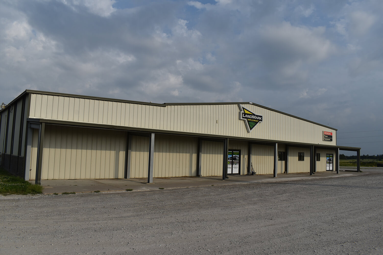 745 N 13 St, Hebron NE Brad Elting & Company