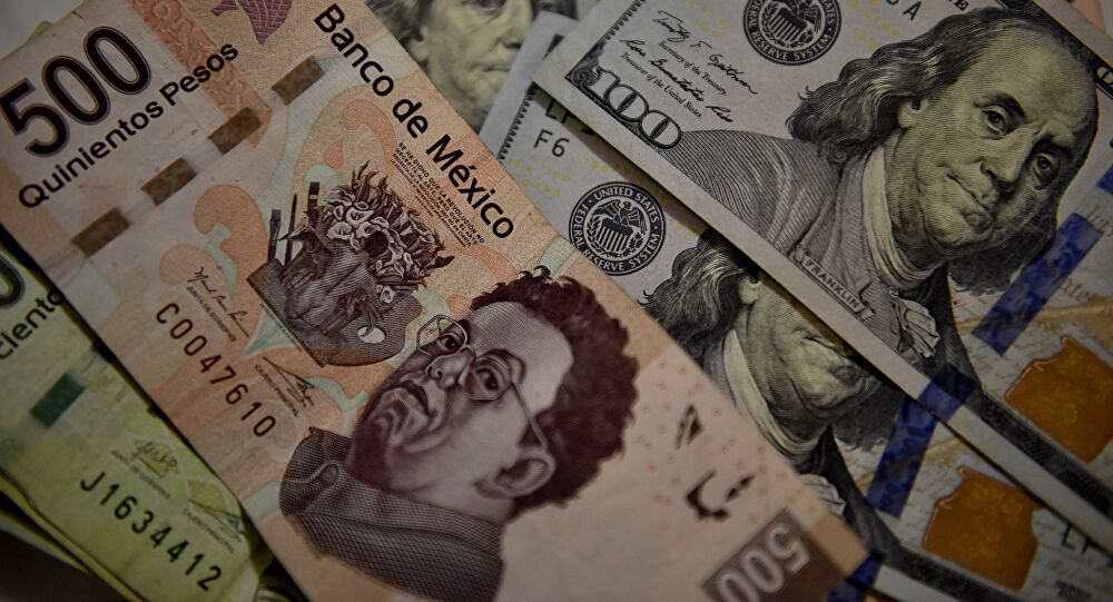 Moneda mexicana pierde fuerza contra dólar que sobre pasa