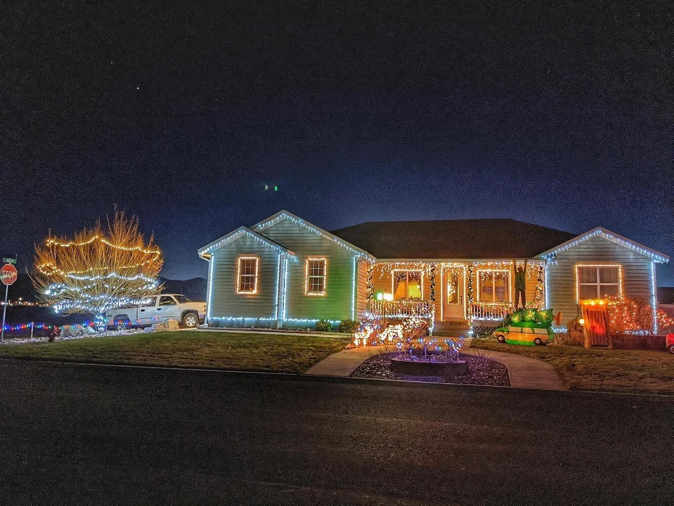 Parade of Lights show off decorated homes The Ely Times