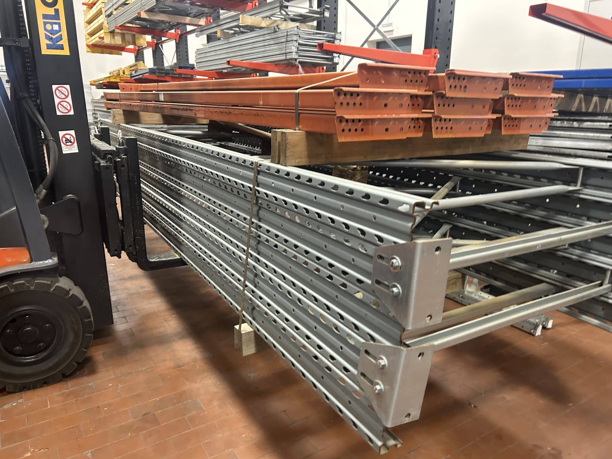Secondhand 48 pallet racking Industrial racking EMAF