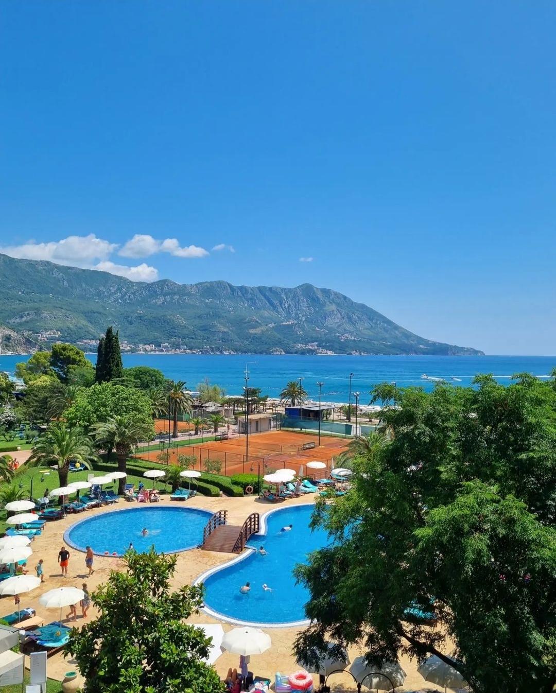 Iberostar Bellevue në Budva/ Review Ema's Light