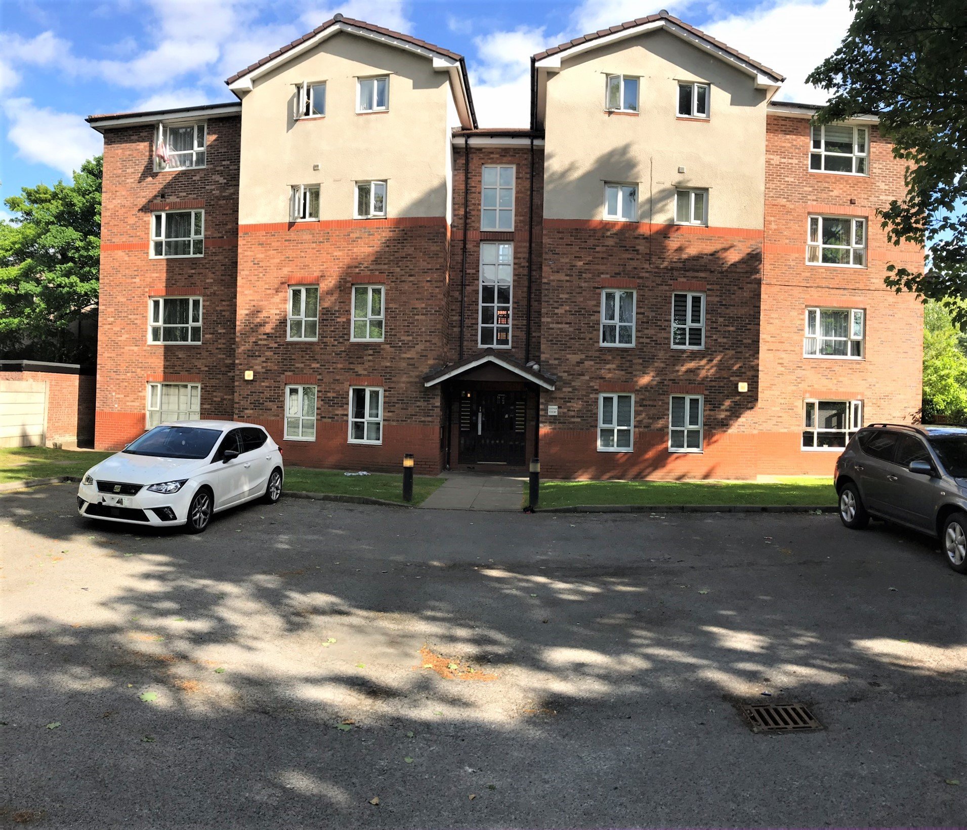 2 Bedroom Appartment, Glover Ct, Leicester Ave, Salford, M7 4HA Embee