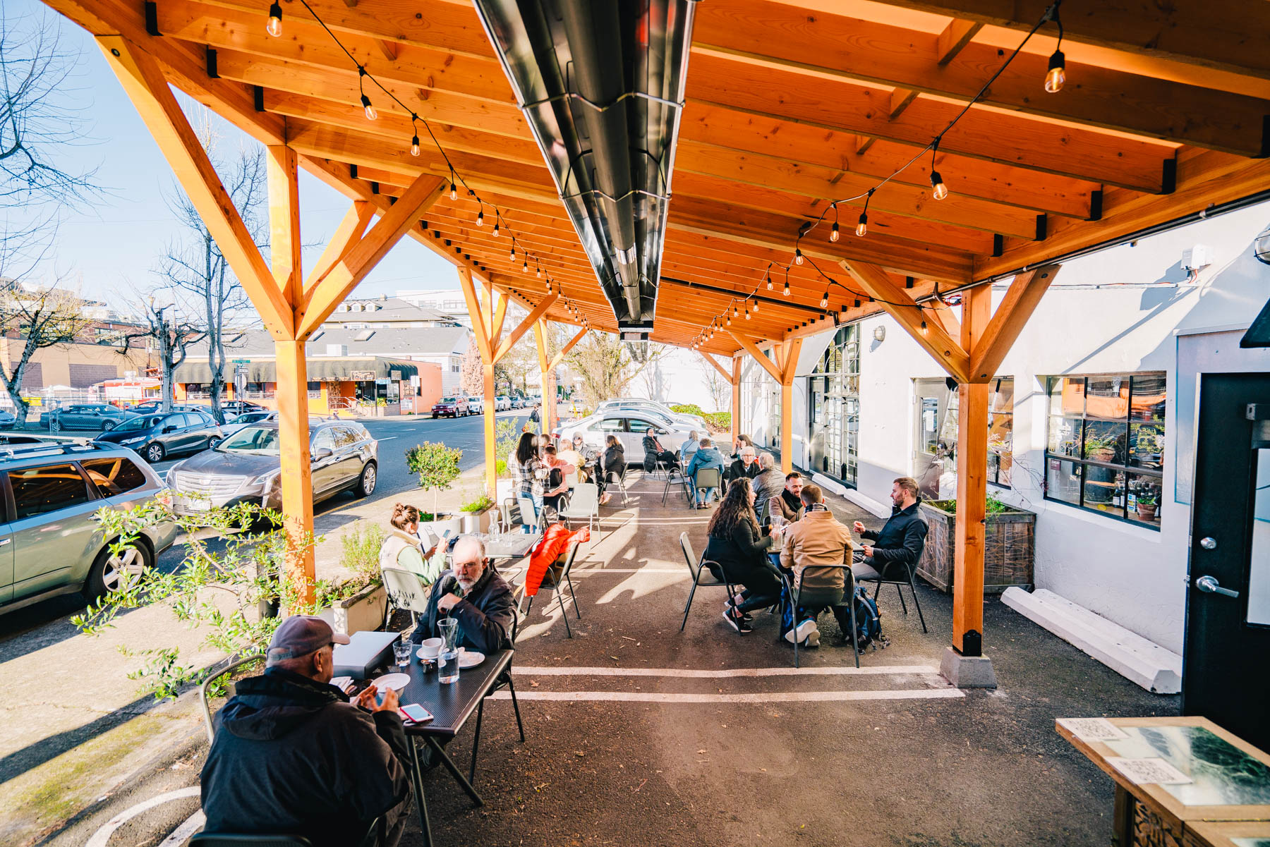 10 COZY Portland Restaurants with Great Outdoor Seating (Photos)