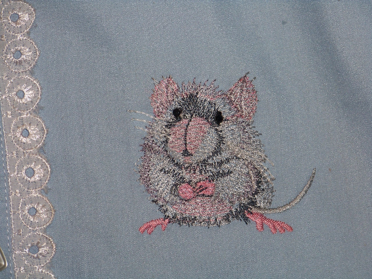 Cute small mouse free machine embroidery design