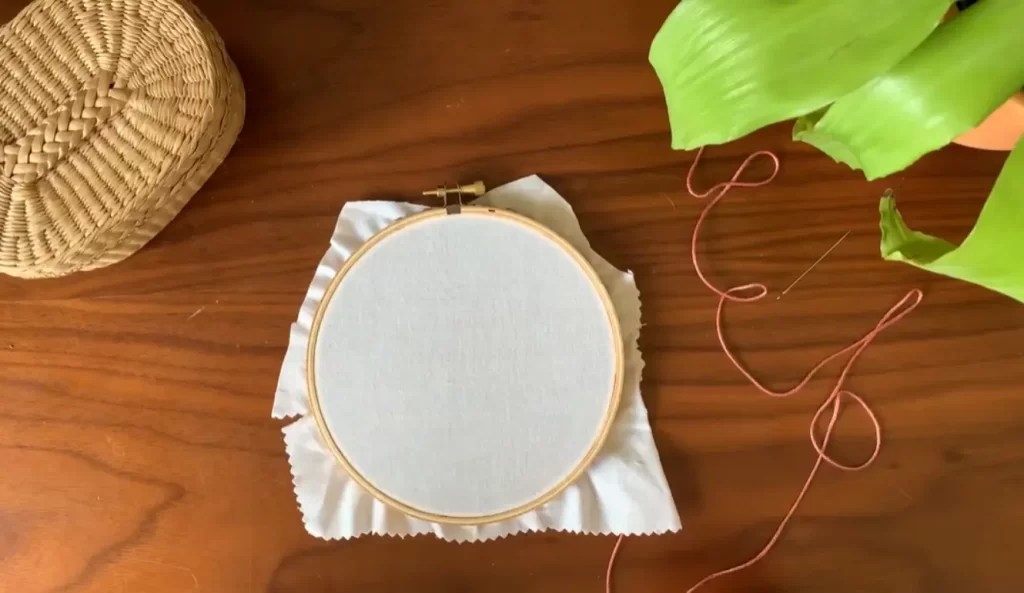 How To Thread An Embroidery Needle (Step By Step)