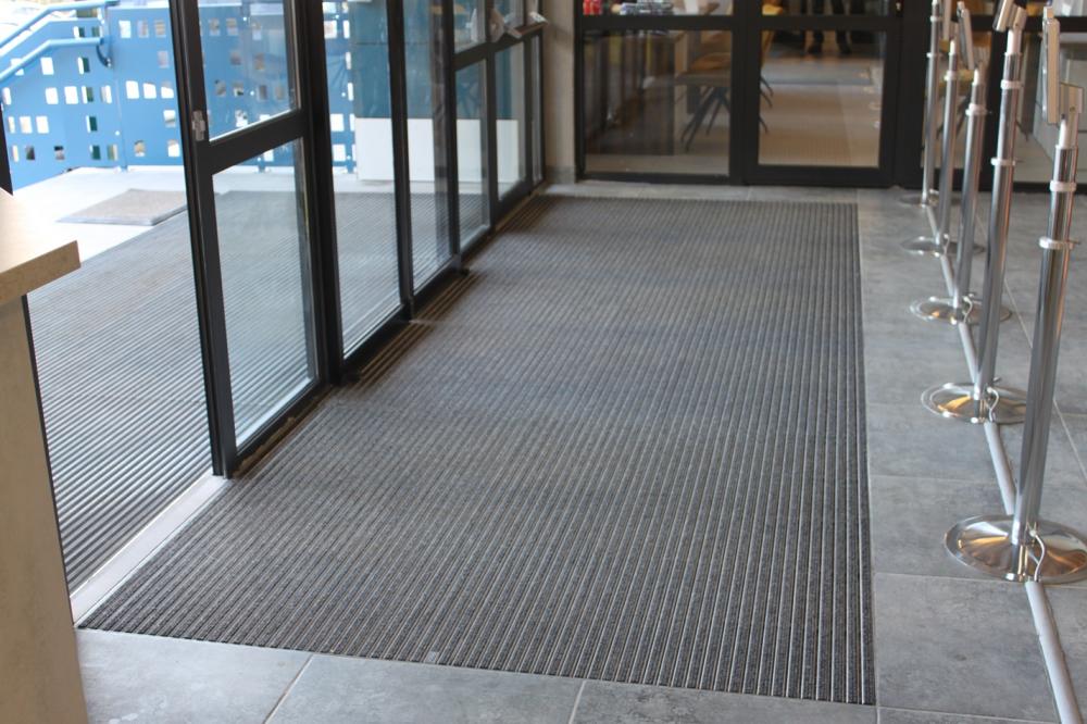 EMCO Diplomat Original With ribbed carpet insert (R)