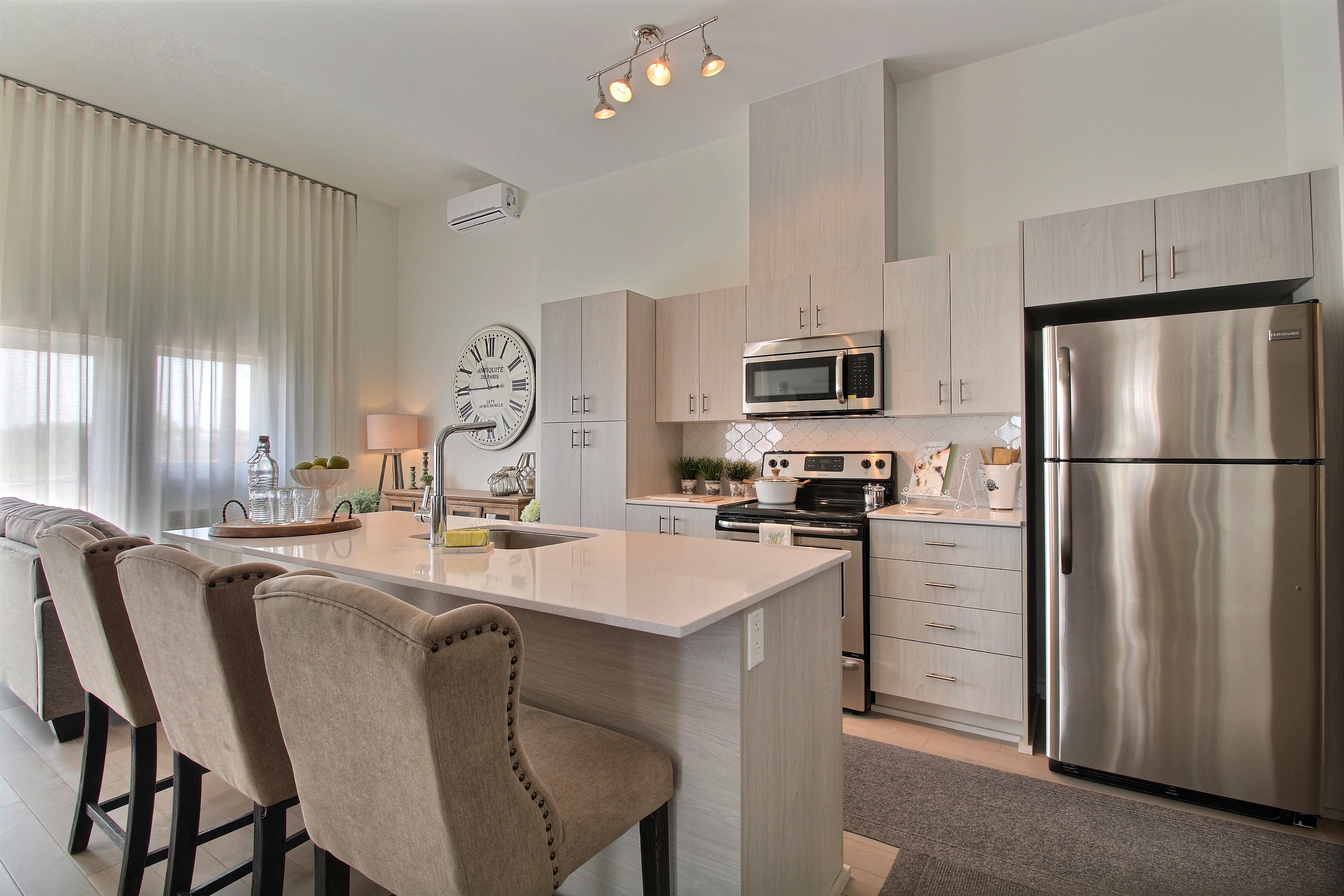 Le Prescott Condos Services Groupe EMD BATIMO