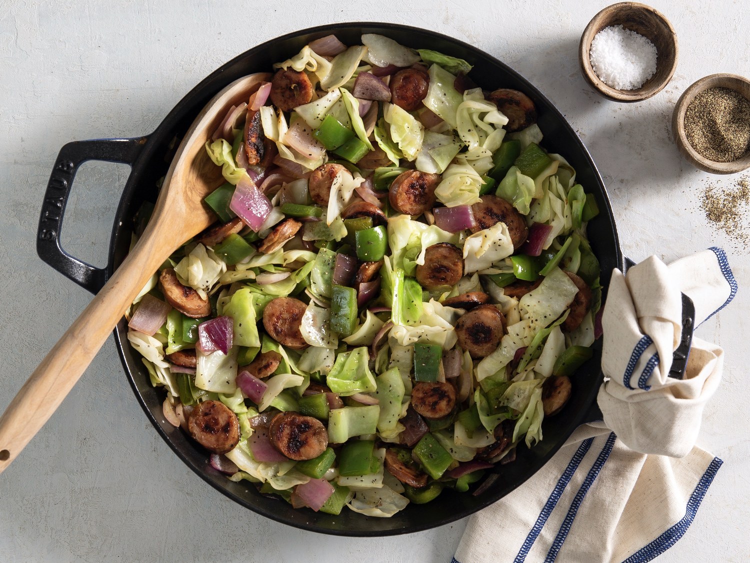 ChickenApple Sausages with Cabbage