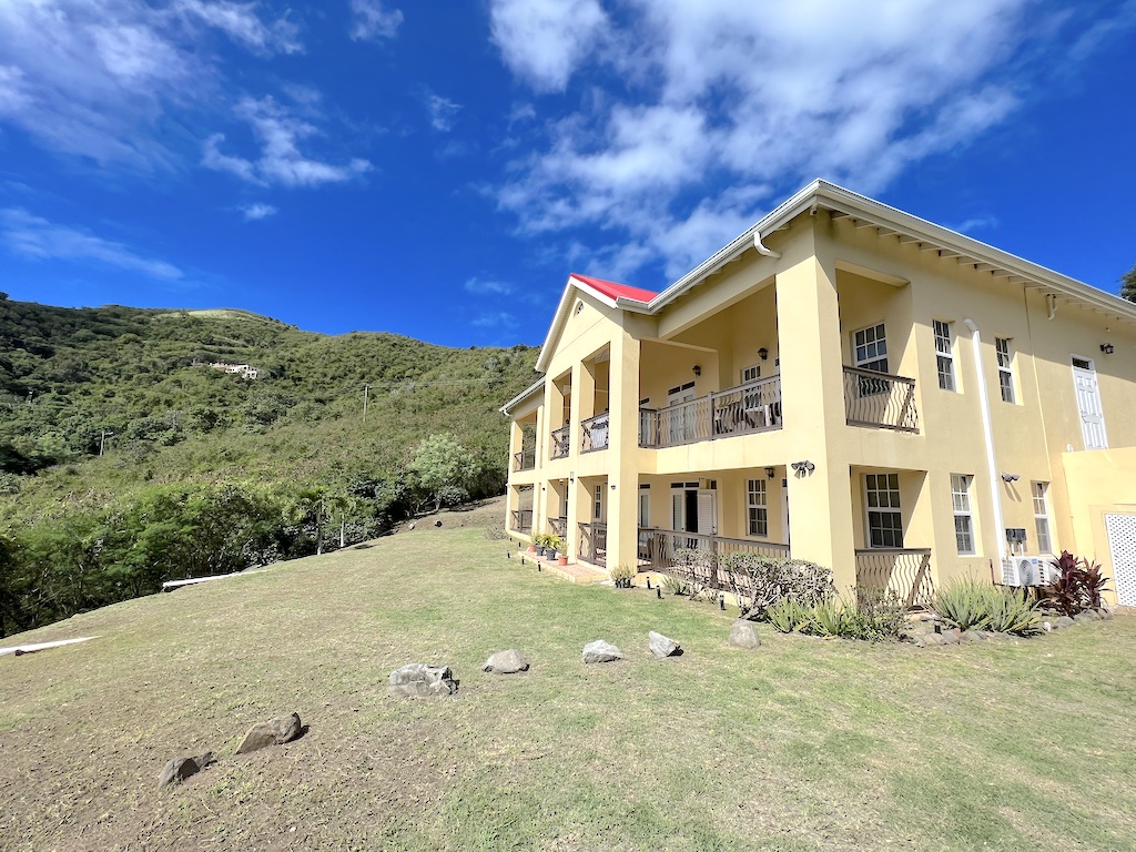 RH216 Immaculate 3 bed Apartment, Zion Hill West End Emerald