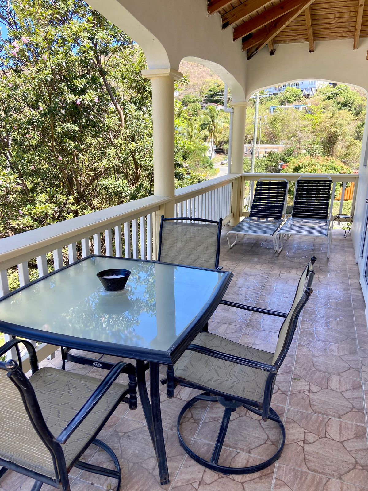 RH254 Steps to the Beach 1 bed 1.5 bath Apartment, Cane Garden Bay