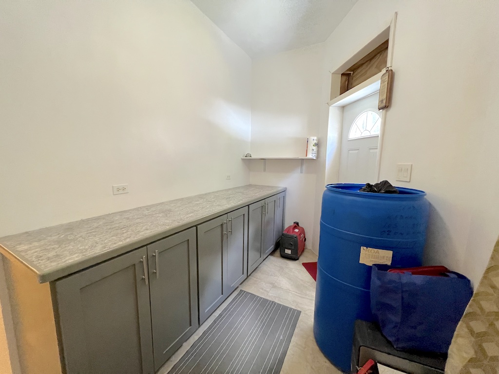 RH290 Comfortable 3 bed 2 bath apartment, Carrot Bay Emerald