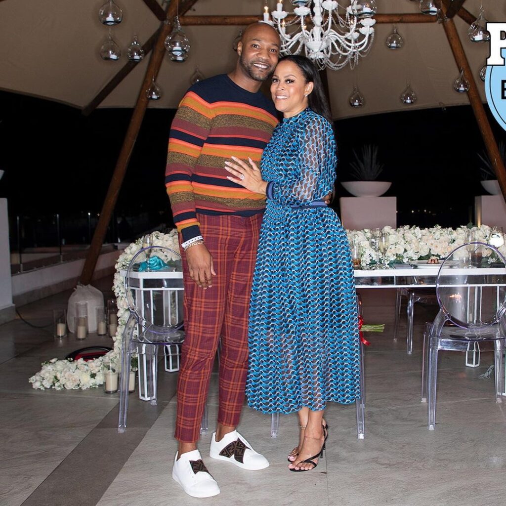 She Said Yes! Pastor Keion Henderson Popped The Question To Shaunie O(06)