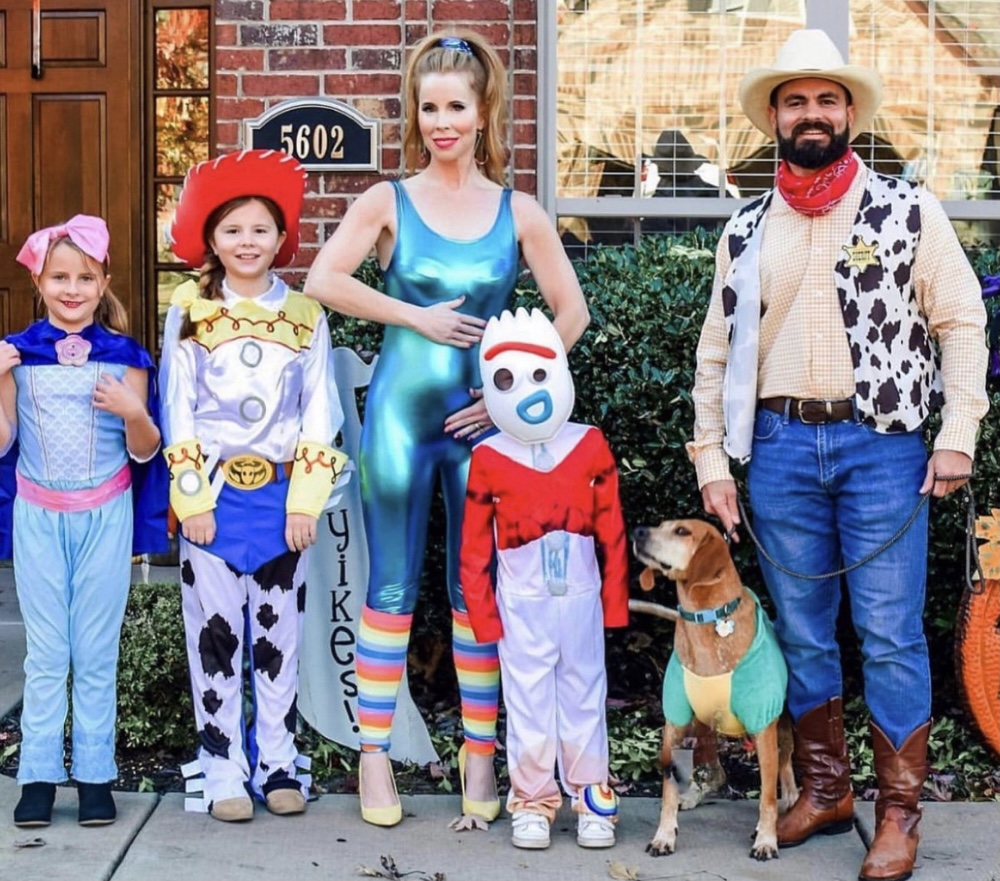 Family Costumes For 6