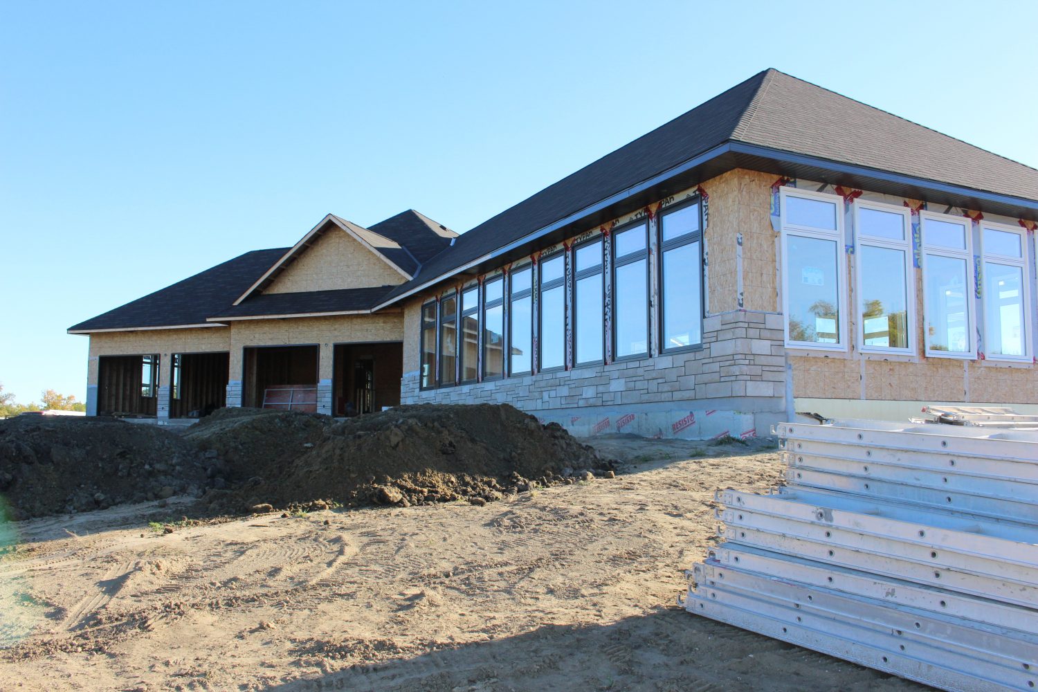 Emjay Homes Ltd. is a Manitoba based RTM Home Builder as well as a