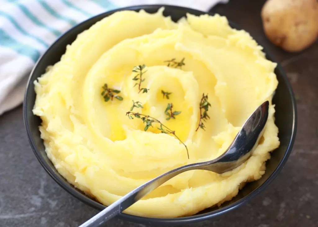 BEST Creamy Whipped Mashed Potatoes emkayskitchen