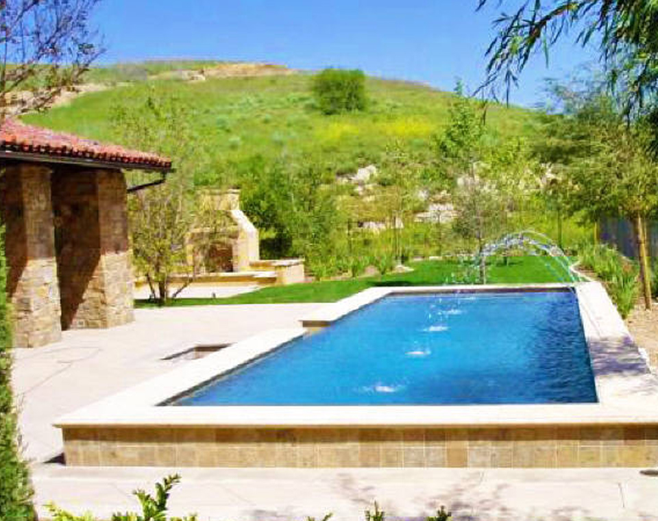 Custom swimming pool designs in Orange County pool builder
