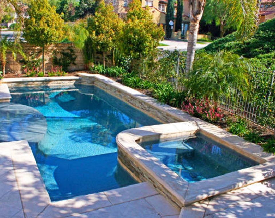 Custom swimming pool designs in Orange County pool builder