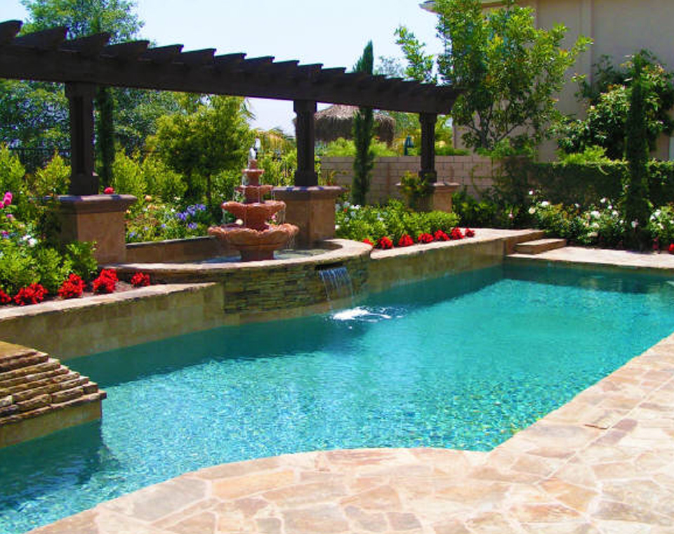 Custom swimming pool designs in Orange County pool builder