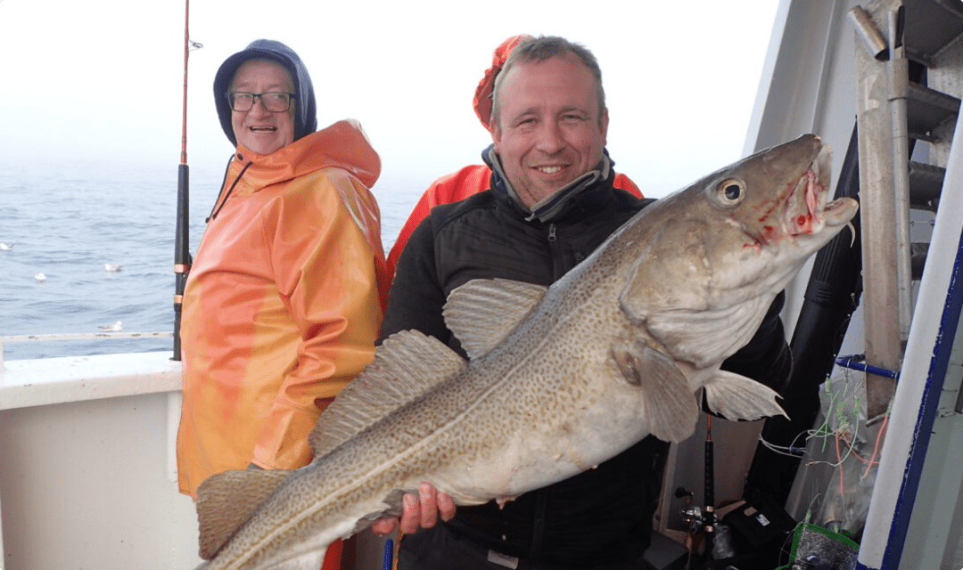 Forside EmmaLine Lystfiskerture på havet