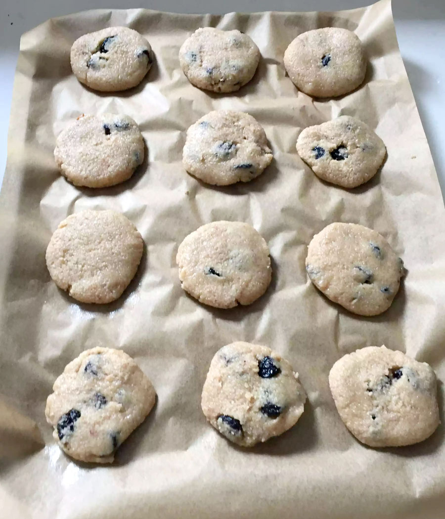 Cinnamon & Raisin Almond Flour Cookies Emma Eats & Explores