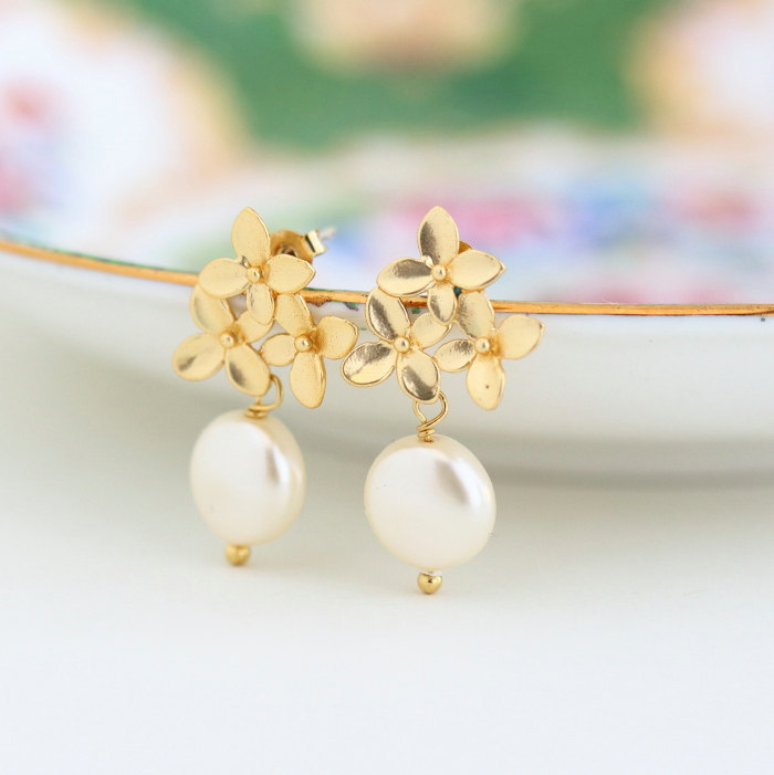Pearl Earrings to Wear on your Wedding Day and Beyond
