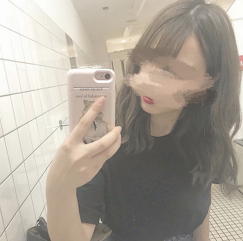 Snsでよく見かける“ミー文字”で顔を隠す方法って？話題の「顔隠し加工」テクニックをまとめてご紹介します - Isuta（イスタ） -私の“好き”にウソをつかない。- 知ってて当たり前！？便利な【顔隠し加工】のやり方を解説♡ | Emmary（エマリー） By Teamcinderella