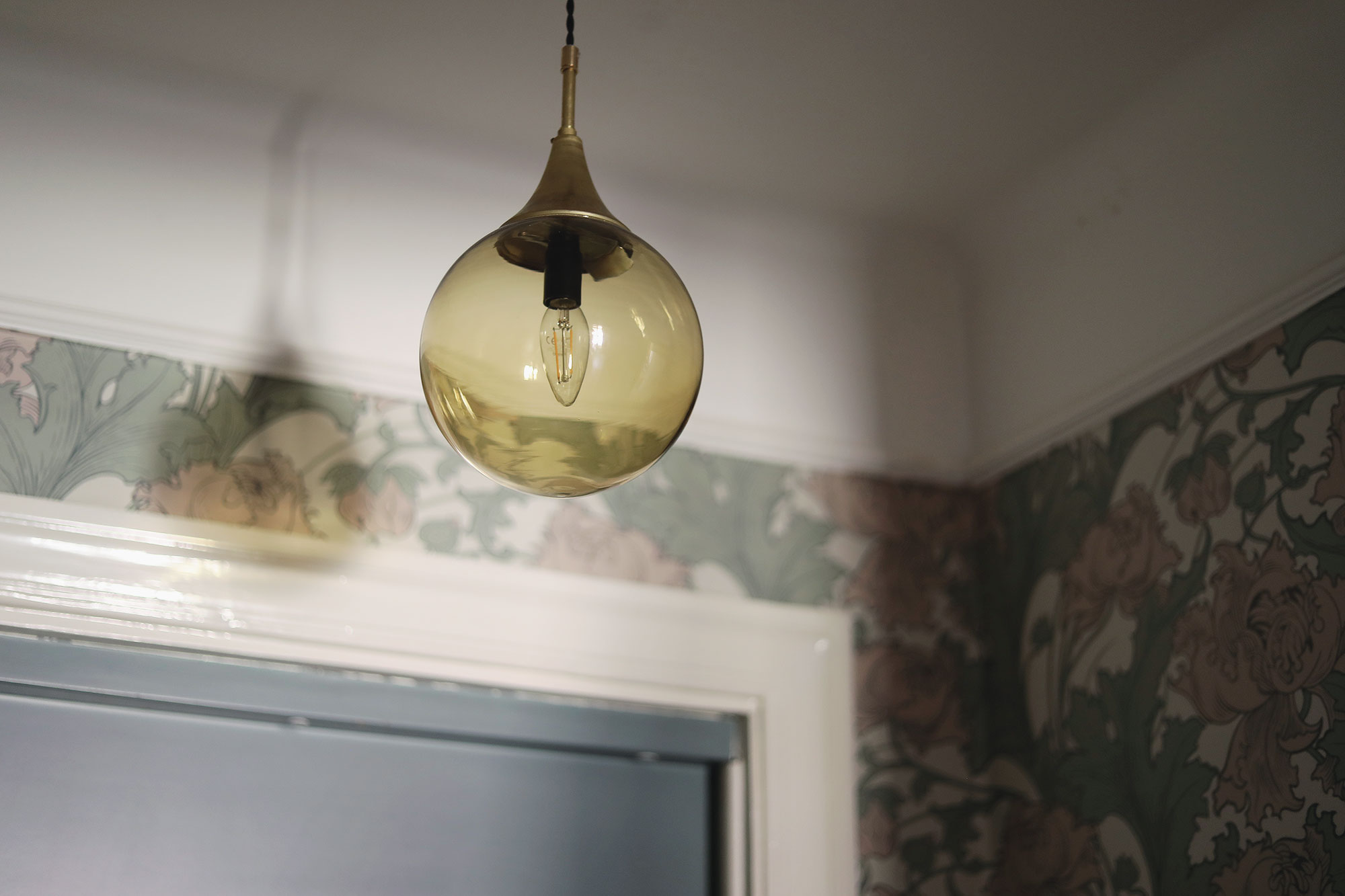 lampa till hall Nya Lampor Till Sekelskifteshallen - Emmasundh.com