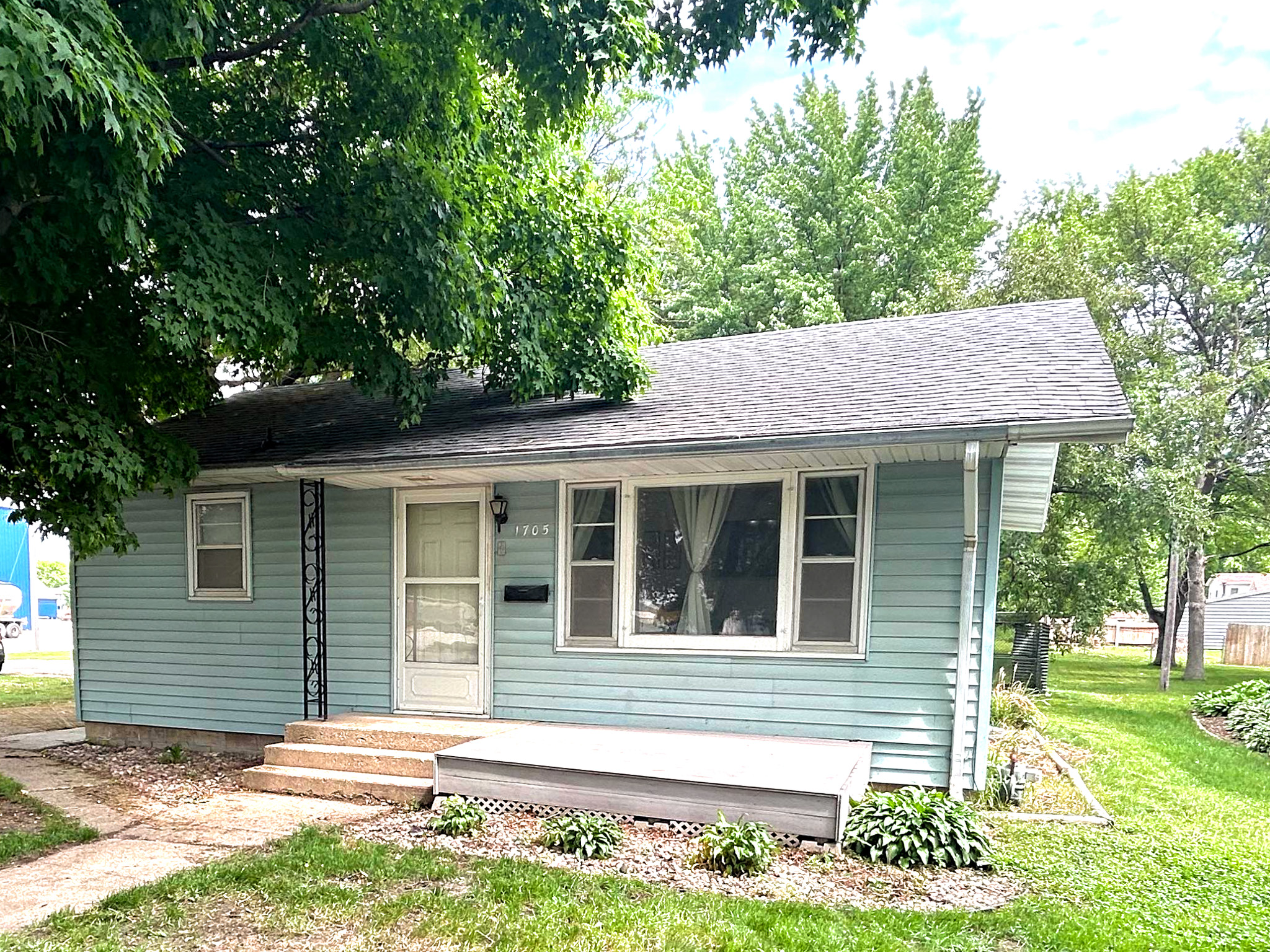 1705 Main Street, Emmetsburg, Iowa Johnson Realty